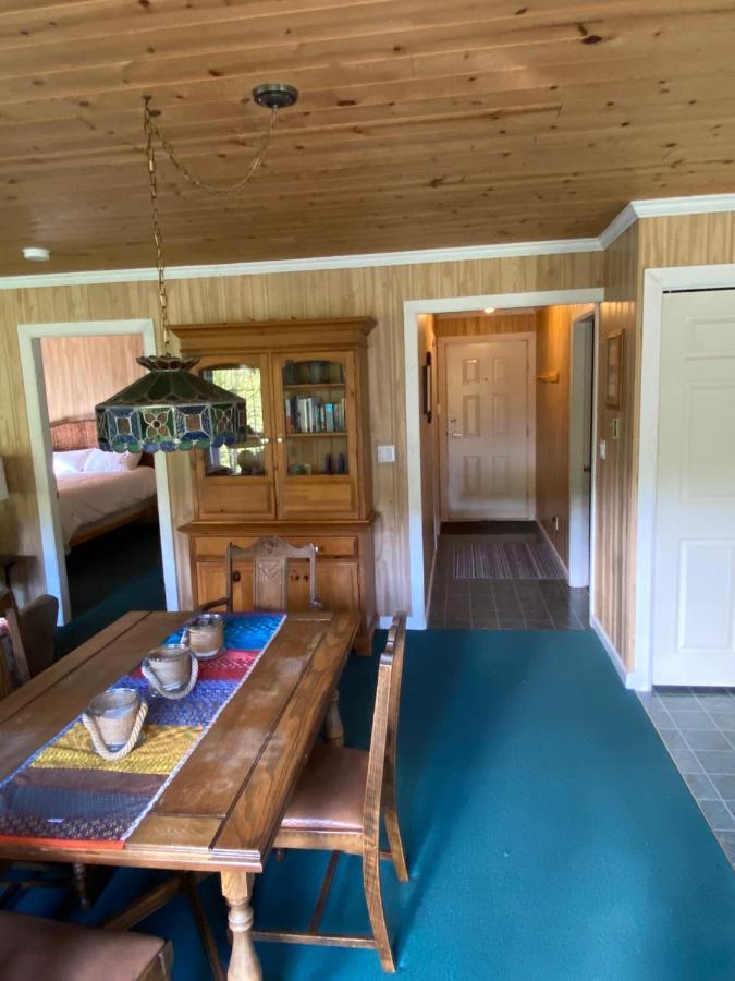 Cozy 2 Bedroom Cabin Next To Trails And Beaches. Hope Bay 外观 照片
